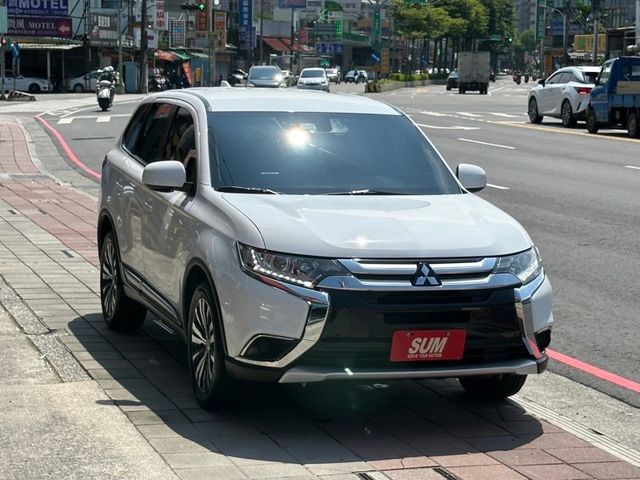 Mitsubishi  Outlander  第3張相片