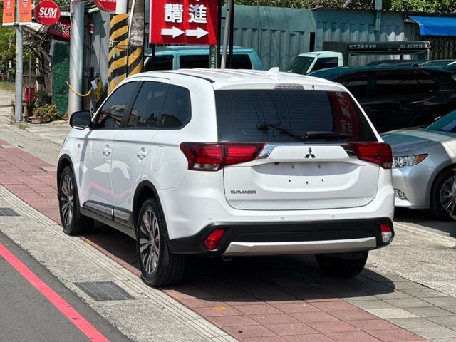 Mitsubishi  Outlander  第4張相片