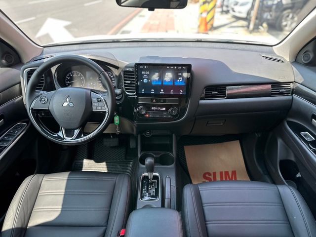 Mitsubishi  Outlander  第11張相片