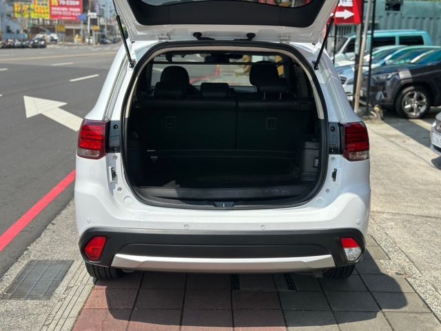 Mitsubishi  Outlander  第13張相片