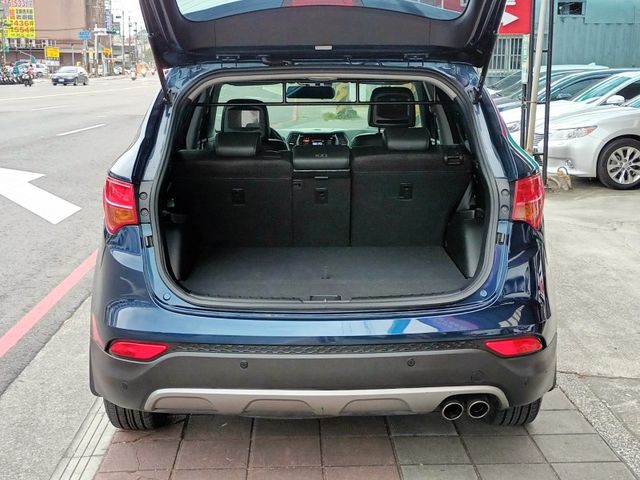 Hyundai  Santa Fe  第14張相片