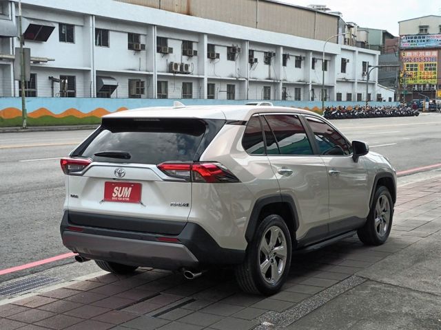 Toyota  RAV4  第4張相片