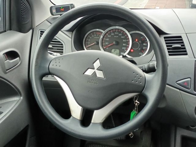 Mitsubishi  Zinger  第9張相片
