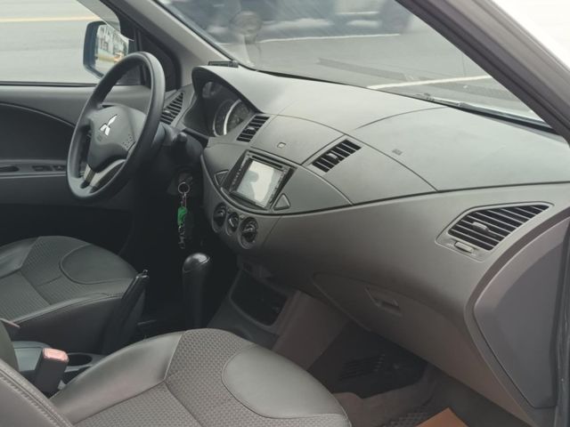 Mitsubishi  Zinger  第11張相片
