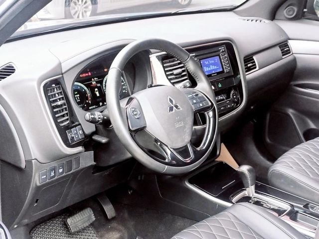 Mitsubishi  Outlander  第8張相片