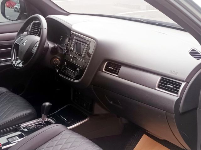 Mitsubishi  Outlander  第11張相片