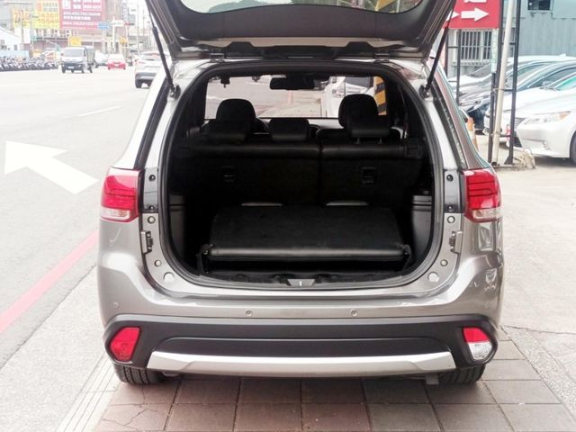 Mitsubishi  Outlander  第13張相片