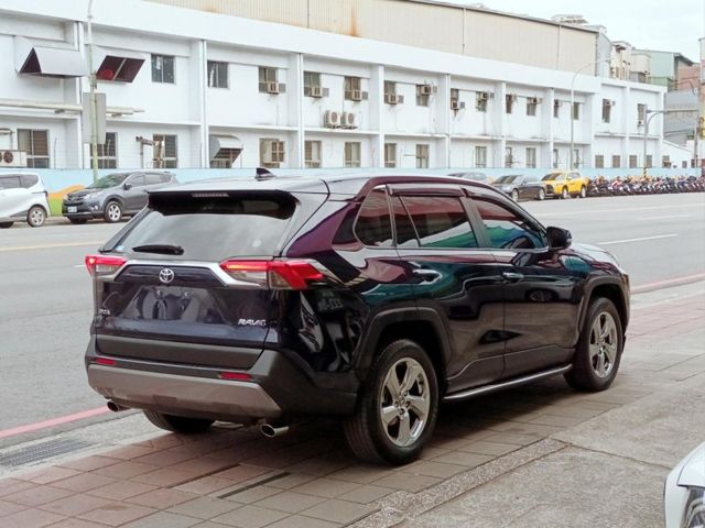 Toyota  RAV4  第4張相片