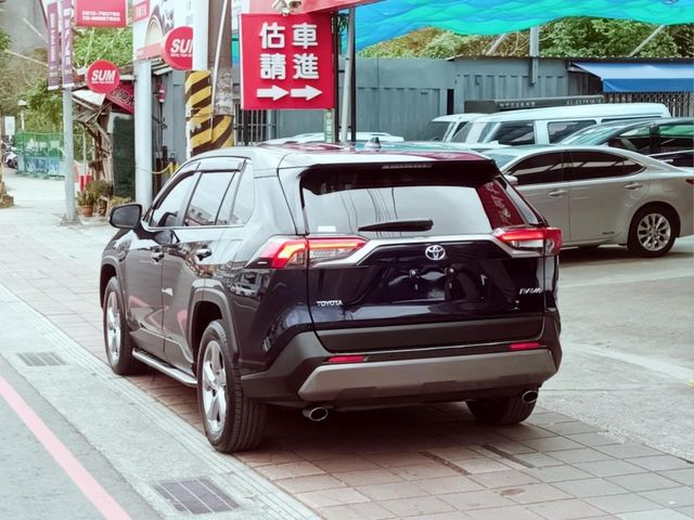 Toyota  RAV4  第5張相片