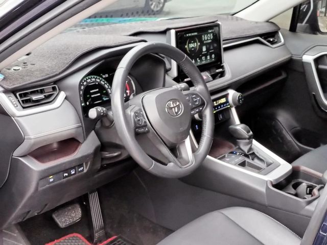 Toyota  RAV4  第8張相片