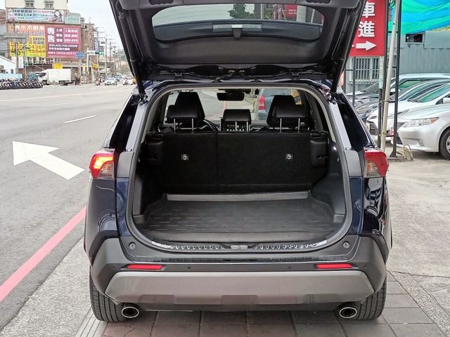 Toyota  RAV4  第14張相片