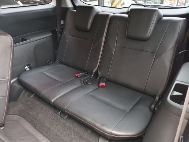 Toyota  Wish  第8張相片