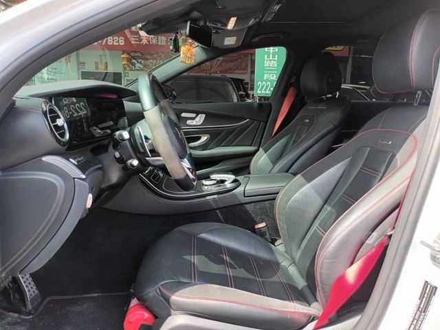 Mercedes-Benz/賓士   AMG  第6張相片