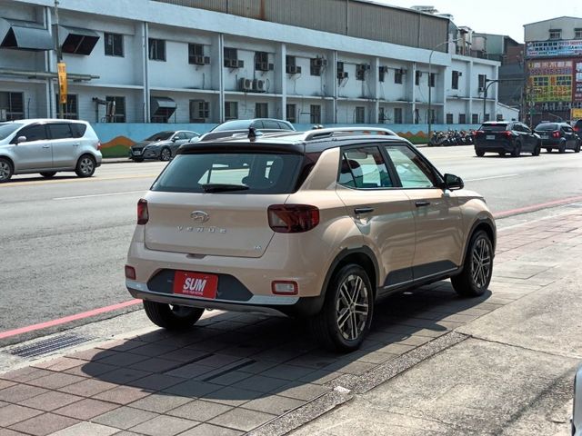 Hyundai  VENUE  第4張相片