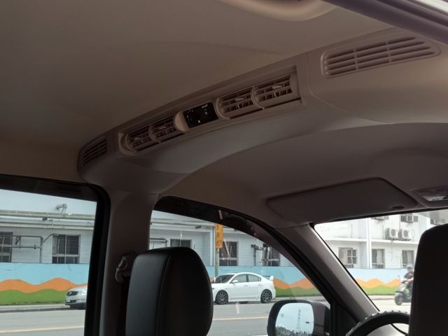 Mitsubishi  Zinger  第10張相片