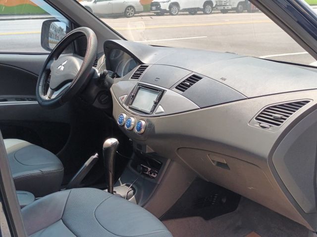 Mitsubishi  Zinger  第11張相片