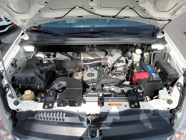 Mitsubishi  Zinger  第14張相片