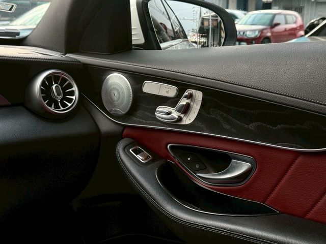 Mercedes-Benz/賓士   C-CLASS  C300  第16張相片