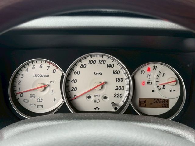 Nissan  Bluebird  第11張相片