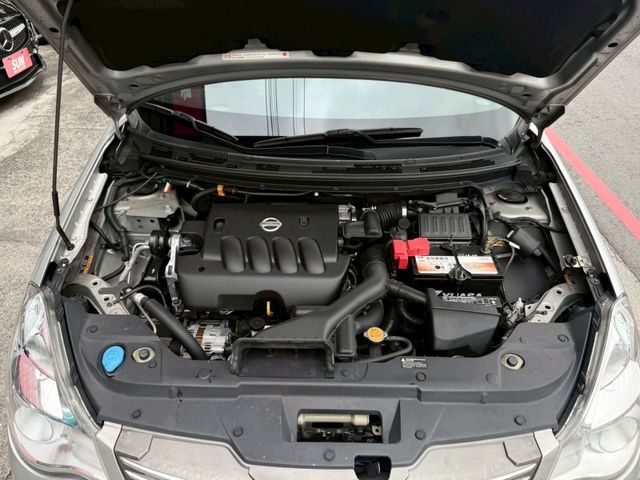 Nissan  Bluebird  第22張相片