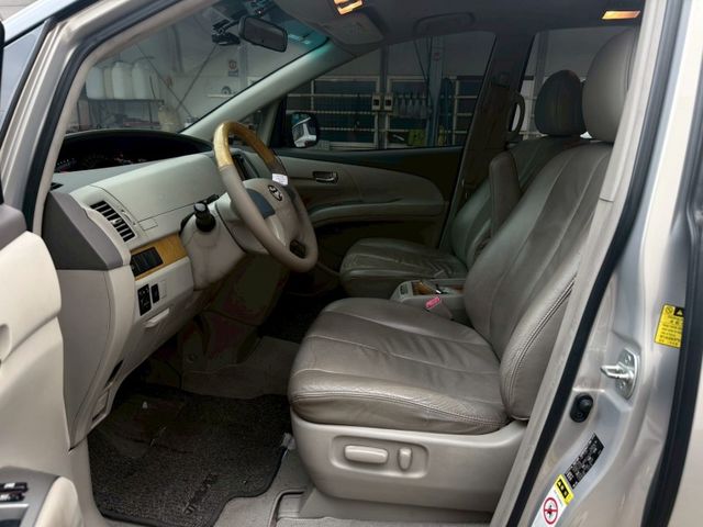 Toyota  Previa  第8張相片
