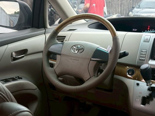 Toyota  Previa  第11張相片