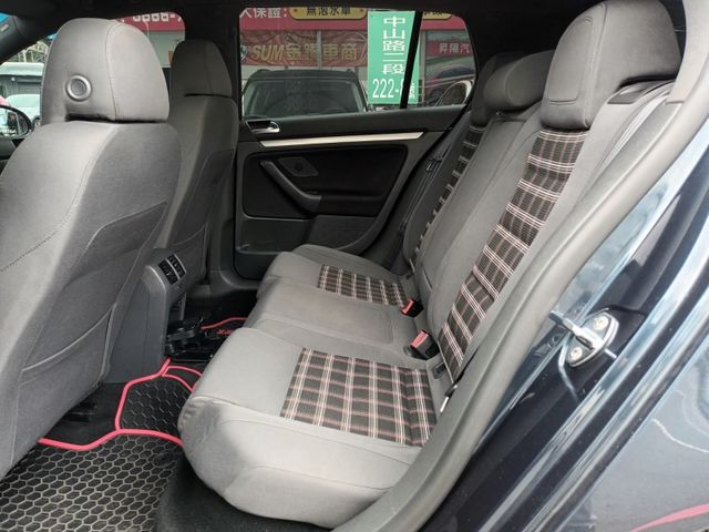 Volkswagen 福斯  Golf  第11張相片