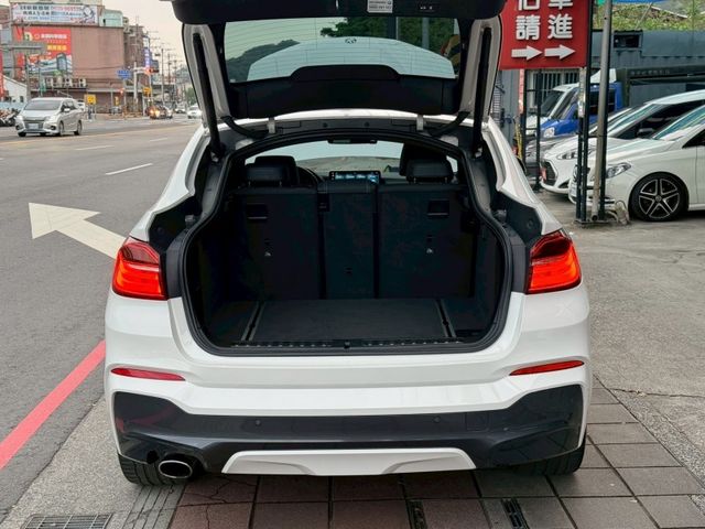 BMW/ 寶馬  X4 SERIES  X4 xDrive20i  第18張相片