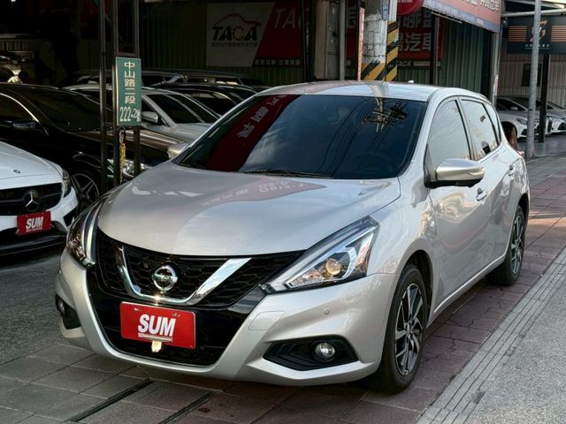 Nissan  Tiida 頂級360環景版!里程僅跑4萬多!一手  第1張相片