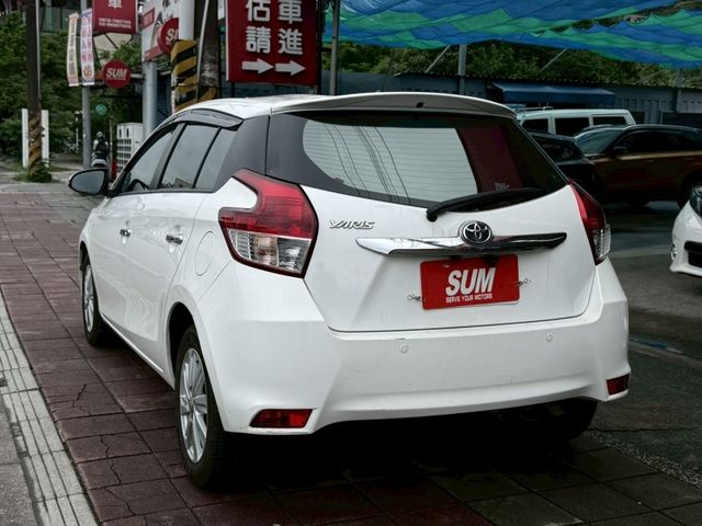 Toyota  Yaris 2017Toyota Yaris改款後小鴨 免鑰匙 恆溫空調 認證車!  第5張相片