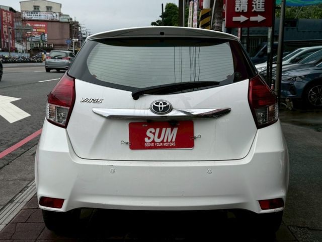 Toyota  Yaris 2017Toyota Yaris改款後小鴨 免鑰匙 恆溫空調 認證車!  第6張相片