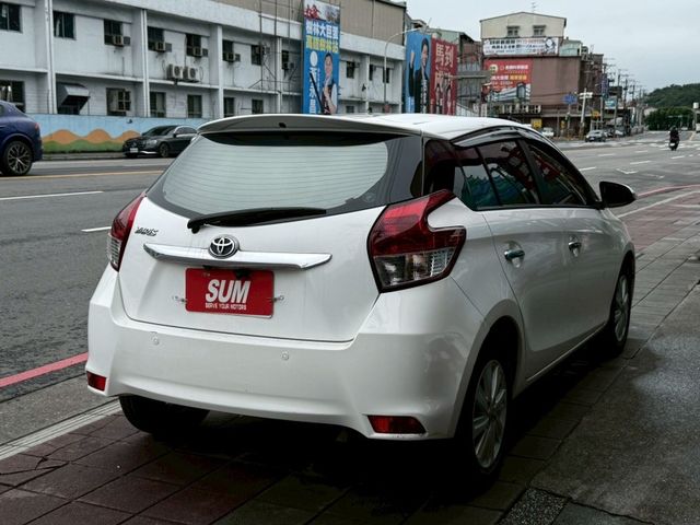 Toyota  Yaris 2017Toyota Yaris改款後小鴨 免鑰匙 恆溫空調 認證車!  第7張相片