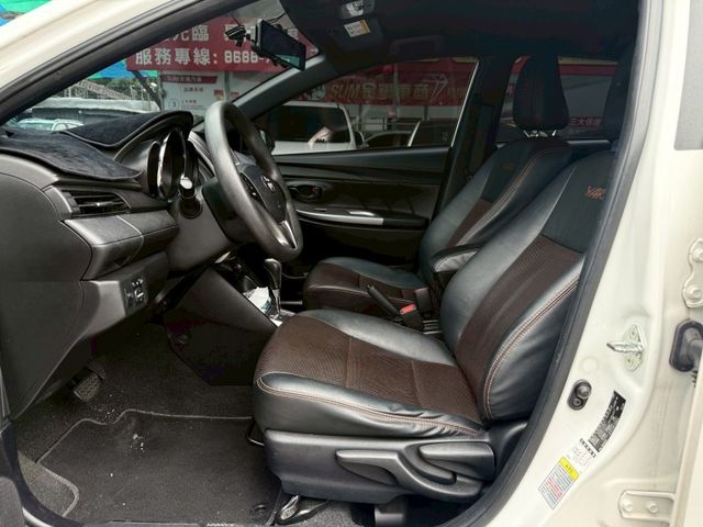 Toyota  Yaris 2017Toyota Yaris改款後小鴨 免鑰匙 恆溫空調 認證車!  第8張相片