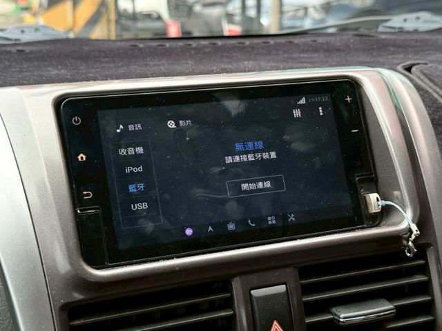 Toyota  Yaris 2017Toyota Yaris改款後小鴨 免鑰匙 恆溫空調 認證車!  第13張相片