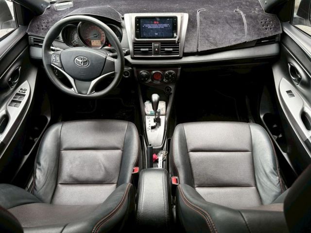 Toyota  Yaris 2017Toyota Yaris改款後小鴨 免鑰匙 恆溫空調 認證車!  第16張相片