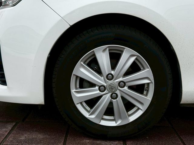 Toyota  Yaris 2017Toyota Yaris改款後小鴨 免鑰匙 恆溫空調 認證車!  第19張相片