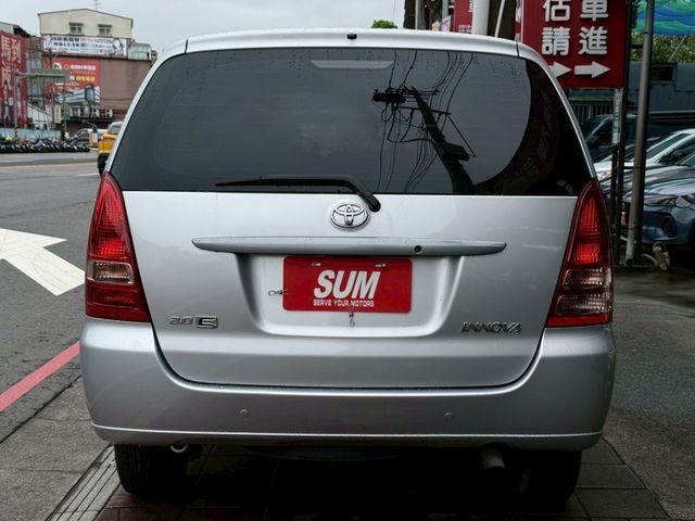 Toyota  Innova 2012 INNOVA 2.0自排省稅金 18萬帶回家!  第6張相片