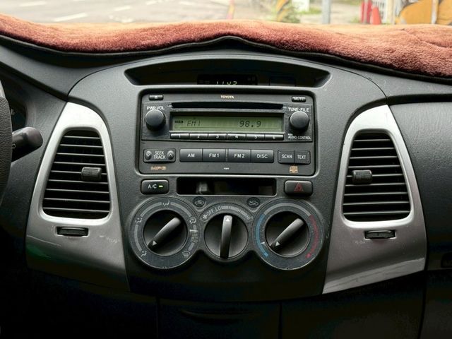 Toyota  Innova 2012 INNOVA 2.0自排省稅金 18萬帶回家!  第12張相片