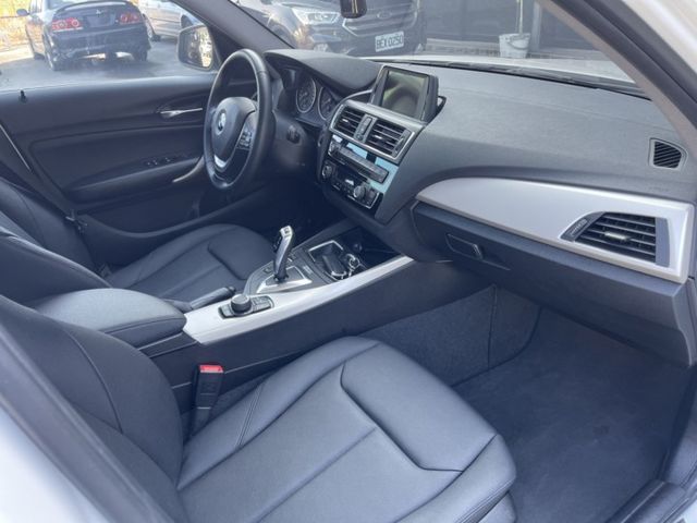 118i 小改款 新款引擎1.5t 代步首選 全車原版件(新市總店)  第9張相片