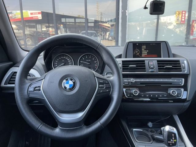 118i 小改款 新款引擎1.5t 代步首選 全車原版件(新市總店)  第14張相片