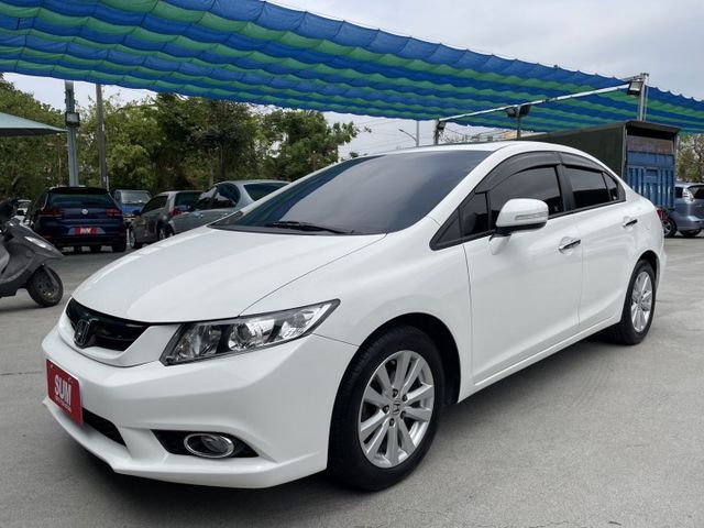 頂級版 天窗 HID頭燈 換檔快撥 定速 倒車影像 導航 (永大店)  第1張相片