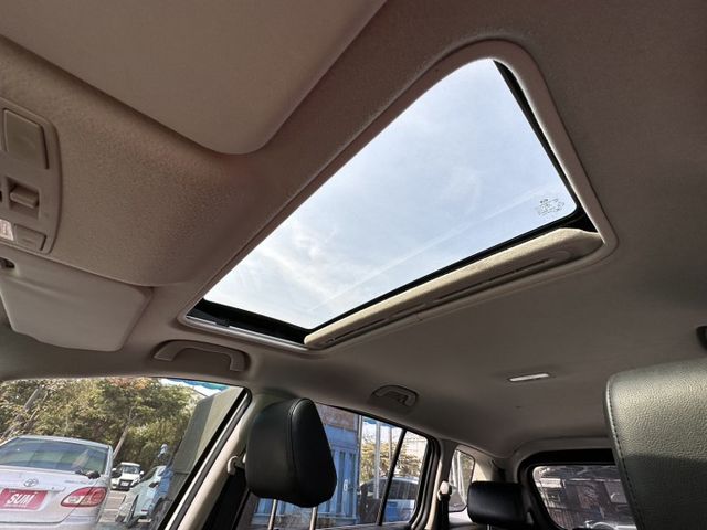 僅跑13萬公里 天窗 電動椅 恆溫 里程保證 (新市店)  第15張相片