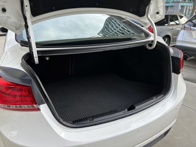 極光旗艦版 免KEY 恆溫 影音 導航 倒車影像 駕駛電動座椅 全車原版件 里程保證 (永大店)  第7張相片