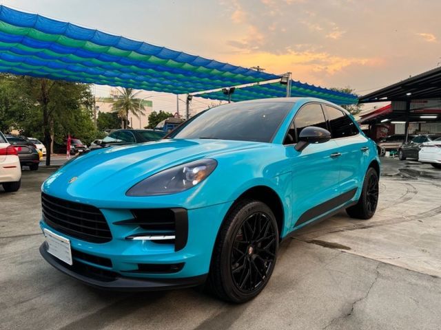 20年式 Macan 2.0 原色黑 貼膜邁阿密藍 全車原版件 里程保證!!  第1張相片