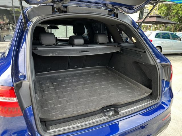 AMG 4Matic 僅跑6萬公里 全景天窗 盲點 LED頭燈尾燈 摸門 全車原版件 里程保證 (永大店)  第7張相片
