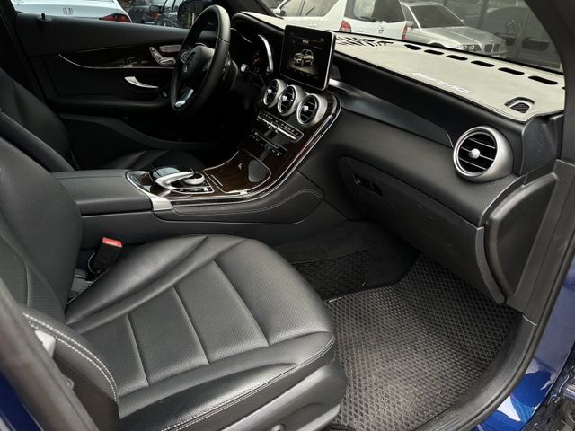 AMG 4Matic 僅跑6萬公里 全景天窗 盲點 LED頭燈尾燈 摸門 全車原版件 里程保證 (永大店)  第9張相片