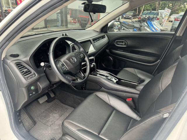 S版 一手車 LED頭燈 倒車影像 恆溫 換檔快撥 全車原版件 里程保證 (永大店)  第5張相片