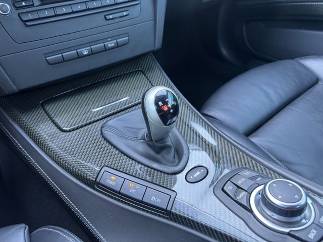E92 M3 Frozen Silver Edition 限量 消光銀 碳纖維中控飾板 精品升級 (新市店)  第13張相片