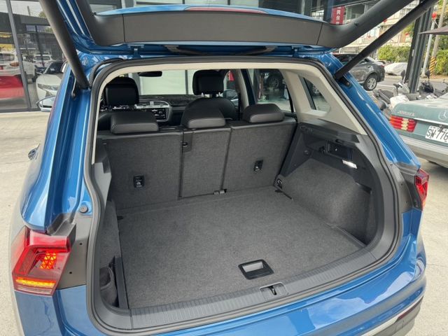 330TSI HL頂級版 液晶儀表 ACC跟車 環景 4WD 雙前電動椅 全車原版件 里程保證 (新市店)  第7張相片