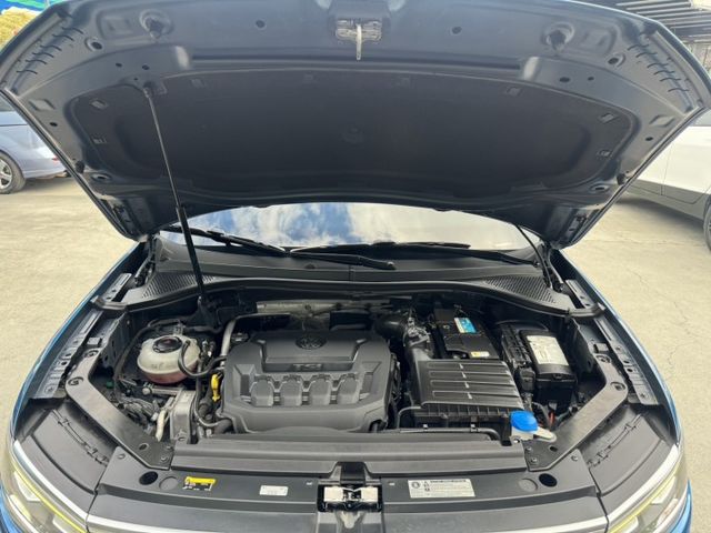 330TSI HL頂級版 液晶儀表 ACC跟車 環景 4WD 雙前電動椅 全車原版件 里程保證 (新市店)  第11張相片